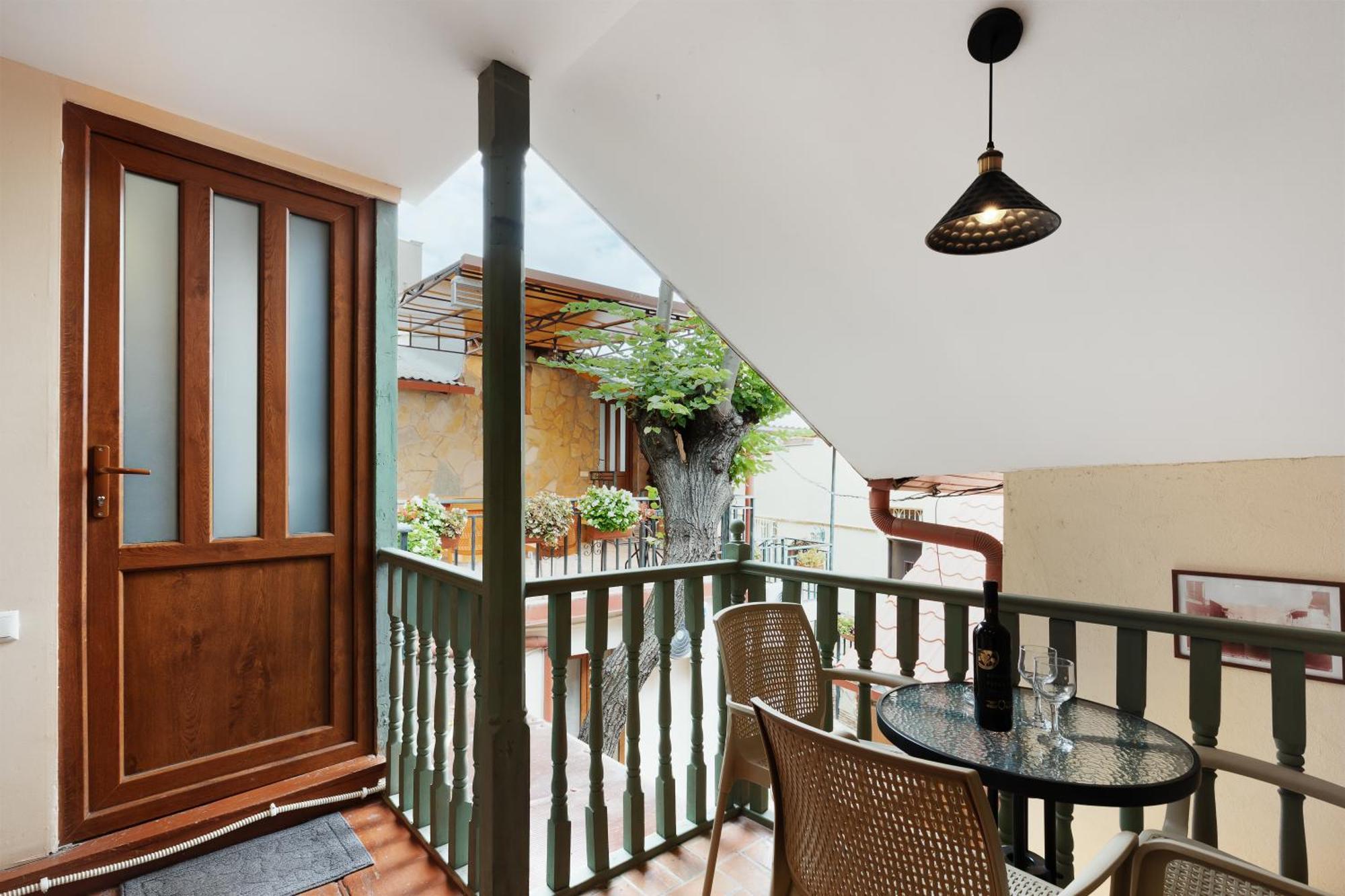 Apartments With Wine Cellar In Old Tbilisi Buitenkant foto