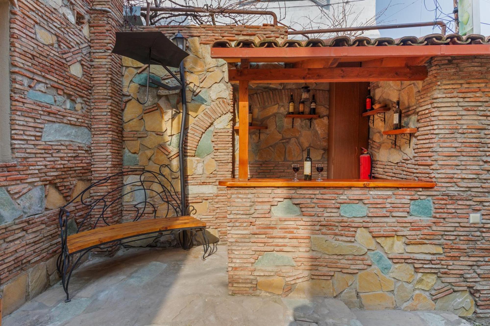 Apartments With Wine Cellar In Old Tbilisi Buitenkant foto
